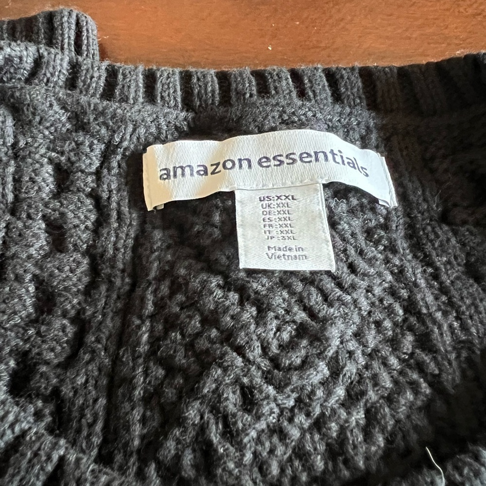 Amazon Essentials Men's Classic Cable Knit Sweater - Black - Picture 4 of 6